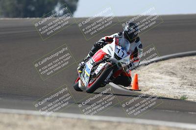 media/Nov-01-2025-TrackDaz (Sat) [[2b4d5192bc]]/B Group/1220pm (Turn 2 Outside)/